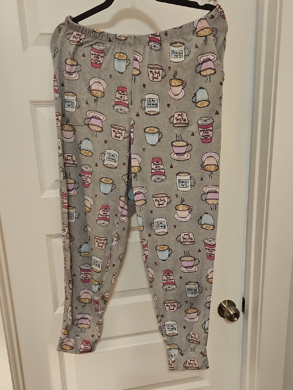 SWEET TREASURES Grey Coffee Cup Print Pajama Pants.  SIZE LARGE/POCKETS